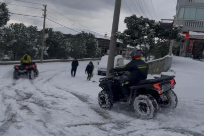 Bursa yeni yılın ilk günü beyazlara büründü...İşe ATV araçları ile gittiler