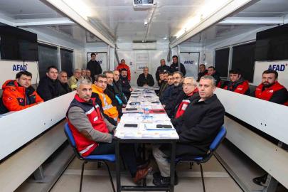 Bursa’da deprem tatbikatı gerçeğini aratmadı