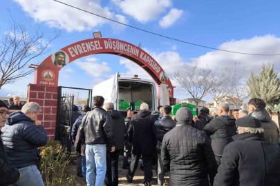 Bursa’da feci kazada hayatını kaybeden 2 genç kız son yolculuğuna uğurlandı