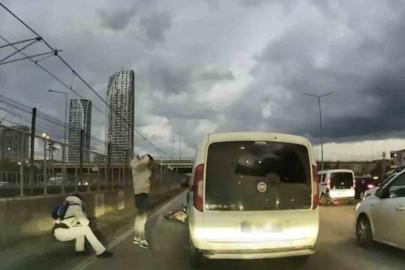 Bursa’da pes dedirten anlar: Motosikletliyle çarpıştı, ilk işi aracına bakmak oldu