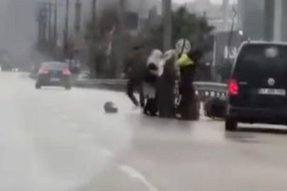 Bursa’da tartıştığı kuryeyi dövdü: O anlar kameraya yansıdı