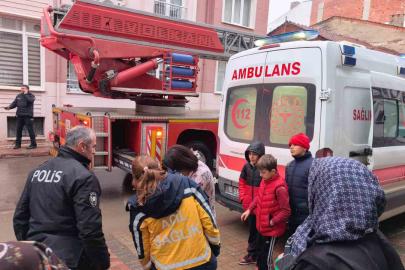 Bursa’da yangında can pazarı...Çocuklar tahliye edildi, kediler kurtarıldı