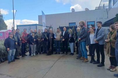 Büyükşehir harekete geçti, Datça’da fidanlar üreticilerle buluştu