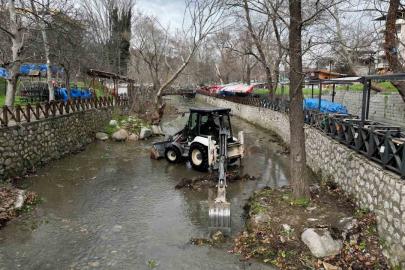 Büyükşehir’den Misi’de dere ve çevre temizliği