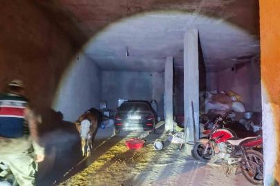 Çalıntı otomobil ahırda bulundu