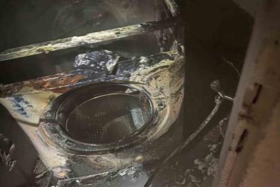 Çamaşır makinesi evi küle çevirdi