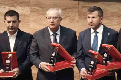 Çameli’ne çağ atlatan Başkan Arslan’a ’Yılın En Başarılı İlçe Belediye Başkanı’ ödülü verildi