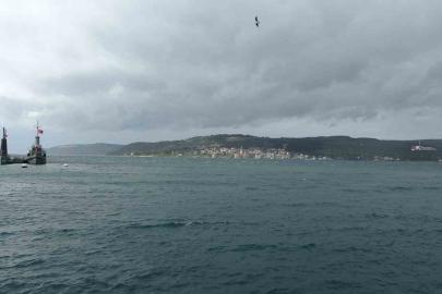 Çanakkale Boğazı fırtına nedeniyle trafiğe kapandı