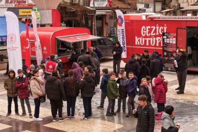 Çanakkale Savaşları Mobil Müzesi Sındırgı’da yoğun ilgi gördü