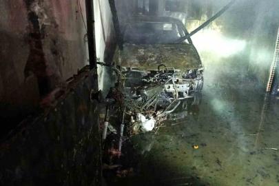 Çan’da çıkan yangında 1 otomobil ve 1 motosiklet yandı