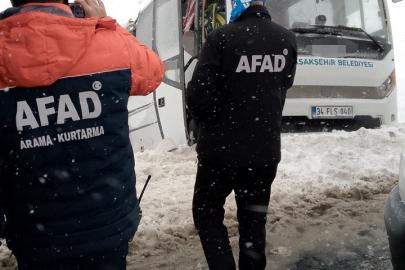 Cenaze taşıyan minibüs devrildi: 22 yaralı