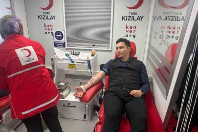 Çermik Kaymakamı Karataş, kan bağışında bulundu