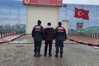 Çeşitli suçlardan aranan 24 kişiyi jandarma yakaladı