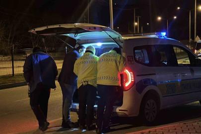 Çevirmeden kaçan alkollü sürücü yakalandı, polise zor anlar yaşattı