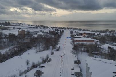 ‘Cevizler diyarı’ Adilcevaz’da kartpostallık kış manzarası