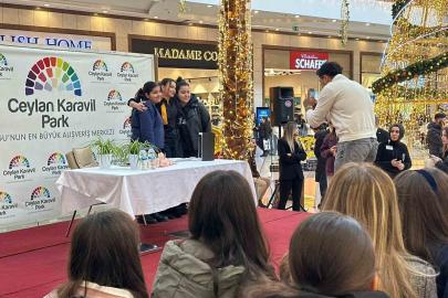 Ceylan Karavil Park AVM’de Beyza Alkoç imza günü yoğun ilgi gördü