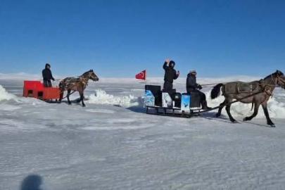 Çıldır Gölü tamamen dondu: Eksi 30 dereceyle atlı kızak keyfine hazır