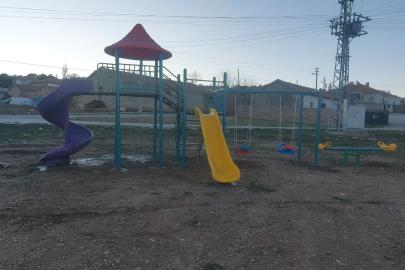 Çocukların okula oyun parkı talebi yerine getirildi