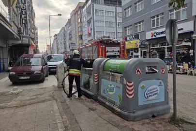 Çöp konteyneri yangınına itfaiye müdahale etti