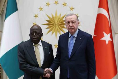 Cumhurbaşkanı Erdoğan, Nijerya Cumhurbaşkanı Tinubu ve beraberindeki heyetle bir araya geldi