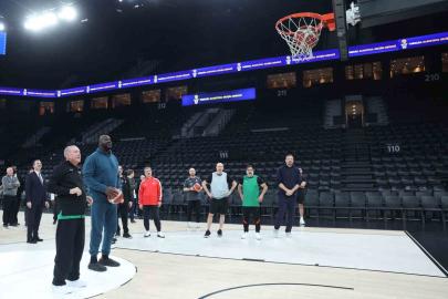 Cumhurbaşkanı Erdoğan, Shaquille O’Neal ile basketbol oynadı