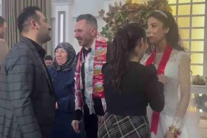 Damada takı yerine çubuk kraker taktılar