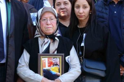 Darp sonucu ölen genç paramediğin annesi mahkemede gözyaşlarına boğuldu