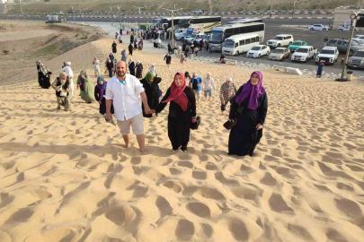 Denizlili Umreciler Bedir Şehitlerini ve Melekler Tepesini ziyaret etti