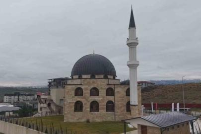 Deprem sonrası inşa edilen 118. cami olan ‘Gazze Şehitleri Camii’ ibadete açıldı