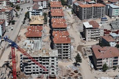 Depremde 35 kişinin hayatını kaybettiği Velioğlu Apartmanı ve Meral İş Hanı davalarında karar