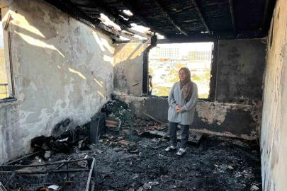 Depremde eşini ve evladını kaybeden kadın, ikinci kez felaketi yaşadığı yangında tüm birikimini ve yuvasını kaybetti