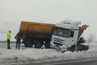 Diyarbakır’da aynı güzergahta 5 araç kazaya karıştı