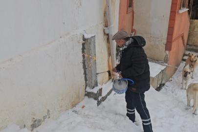 Doğu buz kesti: Donan su şebekeleri pürmüzle ısıtılmaya çalışıldı