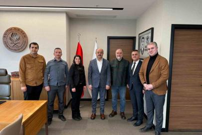 Doktoralı öğretmenler, akademik çalışmalarındaki problemler için Eğitim-Bir-Sen’i ziyaret etti