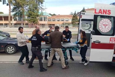 Duvara çarpan motokurye yaralandı