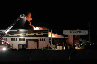 Düzce’de strafor fabrikasında yangın