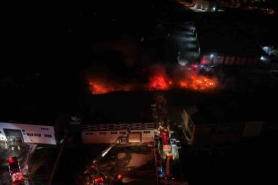 Düzce’deki fabrika yangını havadan görüntülendi