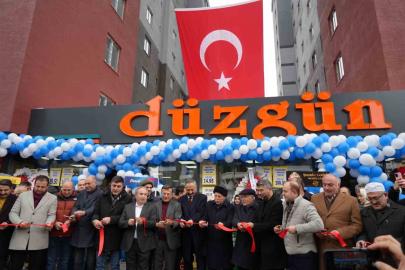 Düzgün marketler 25’nci şubesini törenle açtı