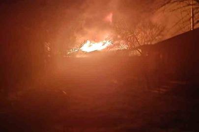 Edirne’de ev yangınına bahçe hortumuyla ilk müdahale