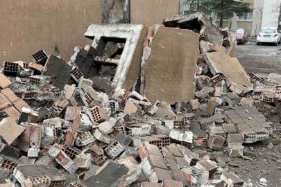 Edirne’de facianın eşiğinden dönüldü: Apartman bacası çöktü