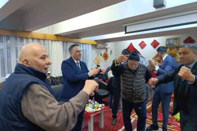 Edirne’de huzurevinde sıra gecesi: Gönüller bir oldu, yüzler güldü