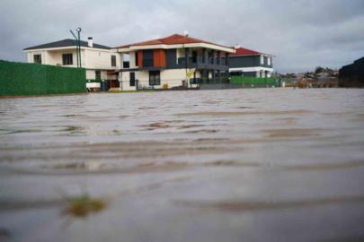 Edirne’de milyonluk villalar sular altında kaldı