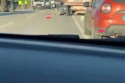 Edirne’de peş peşe kazalar: Hamzabeyli yolunda otomobil tıra çarptı, Demirhamlı’da tır sulama kanalında durabildi