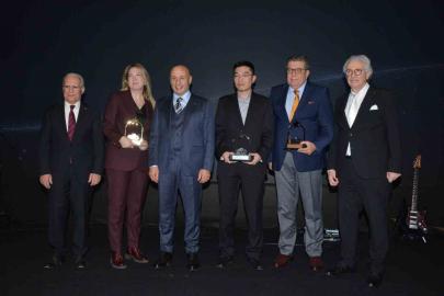 Ege’de ihracatın yıldızları belirlendi: Uğur Soğutma’ya çifte ödül