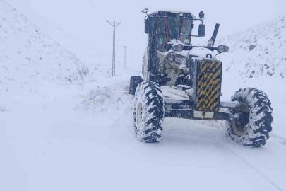 Elazığ’da kar etkili oldu: 482 köy yolu ulaşıma kapandı