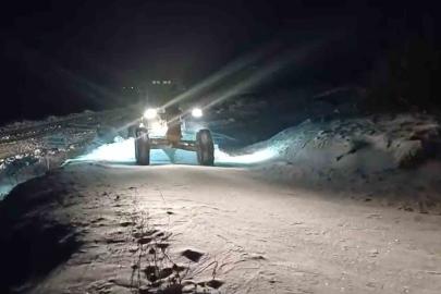Elazığ’da karla mücadele çalışmaları sürüyor: 276 köy yolu açıldı