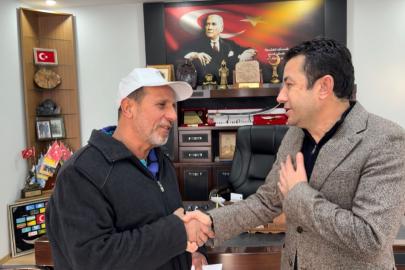 Engelli vatandaşın kaybettiği parayı bulan belediye personeli ödüllendirildi