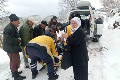 Erbaa’da mahsur kalan yaşlı hasta için ekipler seferber oldu