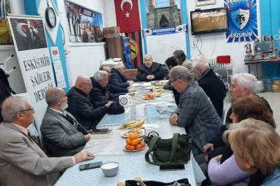 Eskişehir Şairler Derneği Başkanı Kenan Demirel güven tazeledi