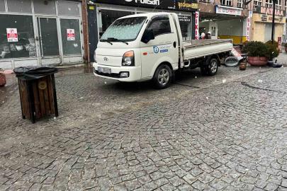 Eskişehir’de üç araçlık yere tek başına park etti